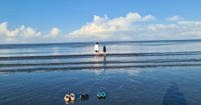 Отель Meet The Sea Khlong Yai Экстерьер фото