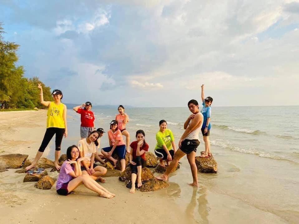 Отель Meet The Sea Khlong Yai Экстерьер фото